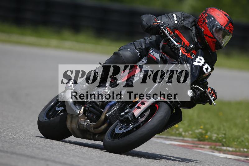 /Archiv-2024/29 12.06.2024 MOTO.CH Track Day ADR/Gruppe blau/90